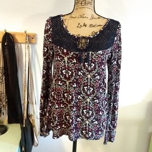 Cape Juby Medium Cute Navy Floral Lace Blouse